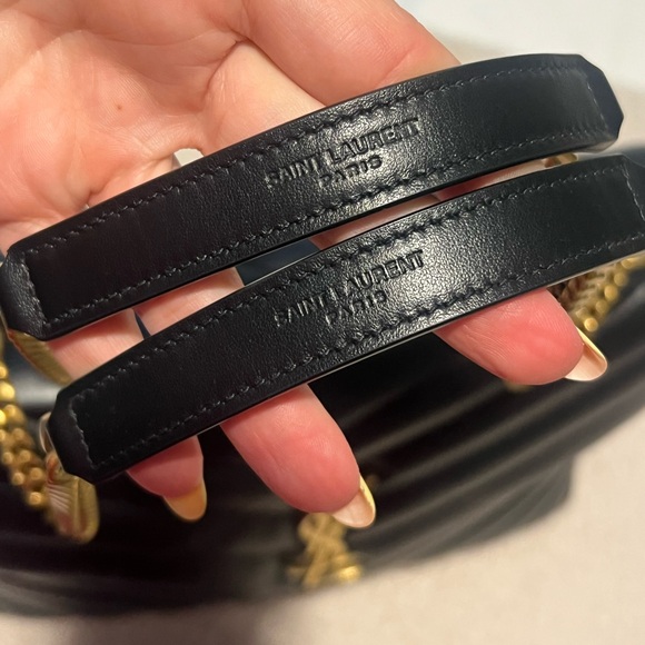 Authentic SAINT LAURENT YSL Loulou medium quilted leather shoulder bag. - Picture 2 of 14